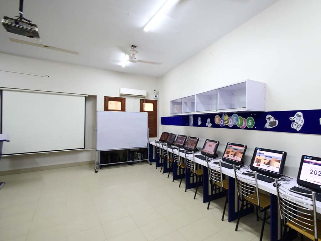 Computer Lab with Multimedia